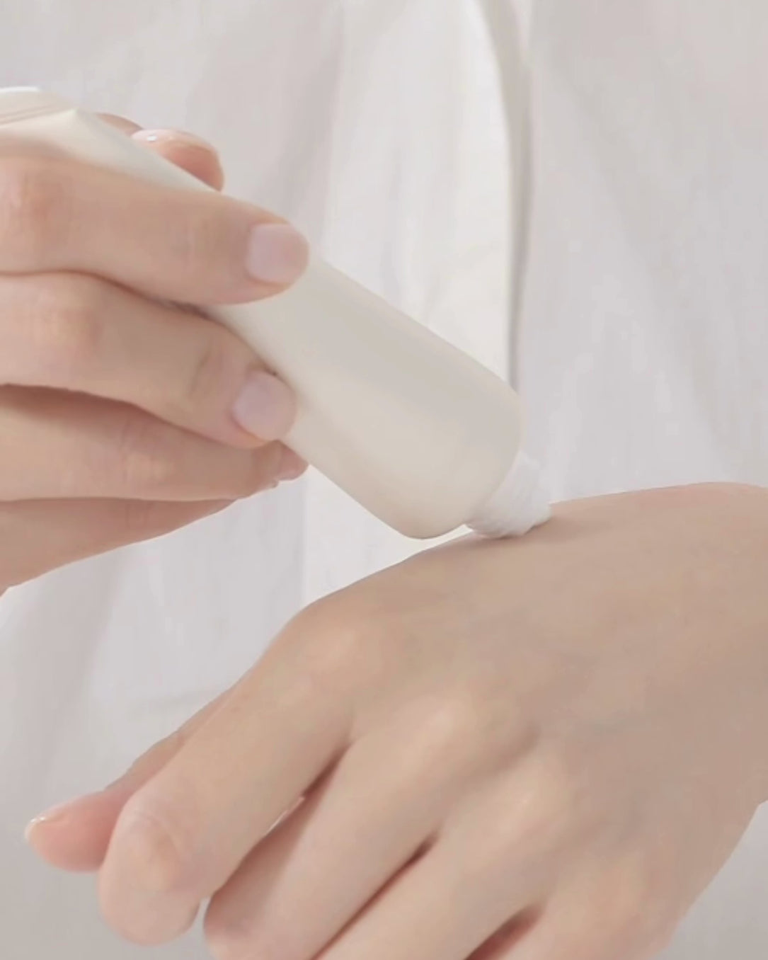 Relief Sun : Rice + Probiotics (SPF50+ PA++++) - video background